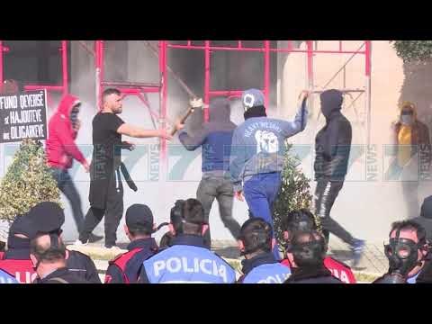 ARRESTIME TE REJA PER PROTESTEN, 19 PERSONA NE PRANGA - News, Lajme - Kanali 7