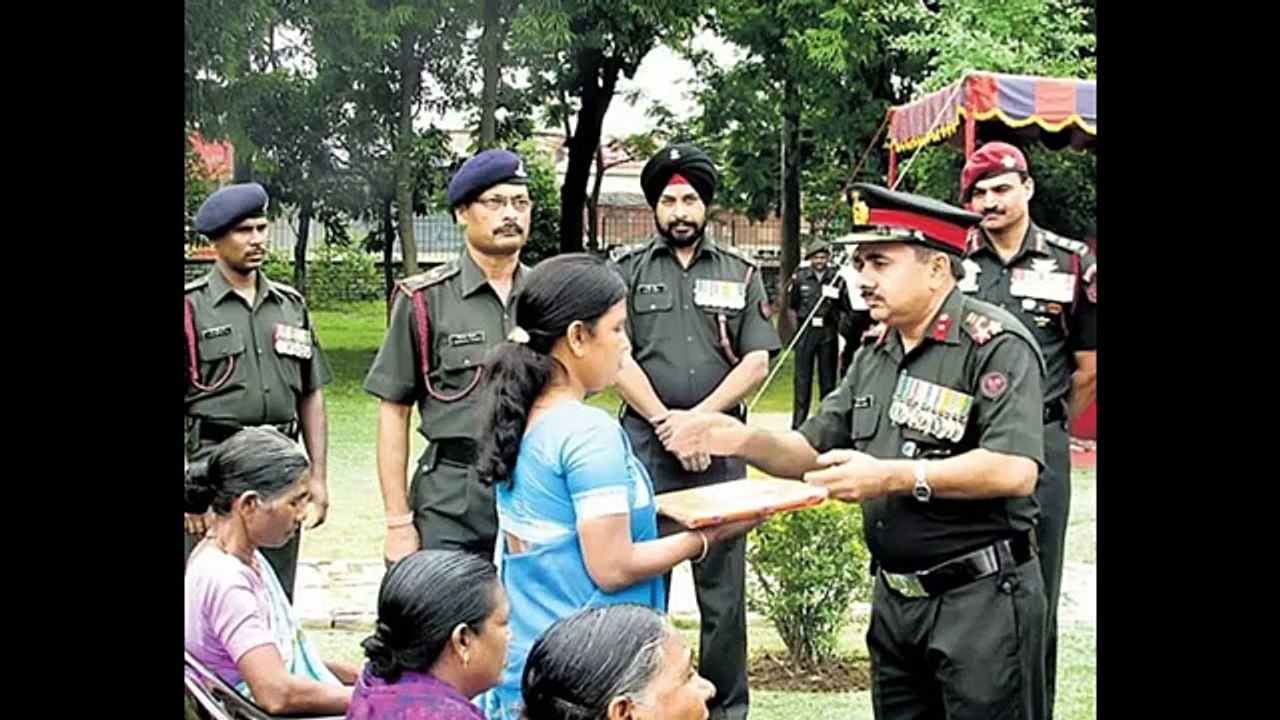 पूलवामा का दर्द दिल को छु जाने वाली देश भक्ति कविता  ll desh bhakti kavita by Mohit and Dirv