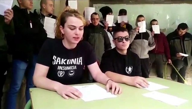 Jóvenes vinculados a Podemos okupan una entidad bancaria en el madrileño distrito de Moncloa-Aravaca