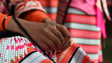 Jóvenes lucen cabellos de sus antepasados en el Año Nuevo chino