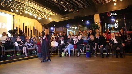 Modacı Çiğdem Akın, Londra Moda Haftası'nda Koleksiyonunu Tanıttı