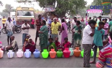 காலிகுடங்களுடன் குடியாத்தம் ஆம்பூர் சாலையில் பொதுமக்கள் சாலை மறியல்- வீடியோ