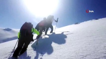 Vanlı gönüllüler hem kaydı hem tırmandı