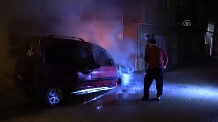 Yangın eve sıçramasın diye kovalarla su taşıyıp müdahale ettiler - BURSA