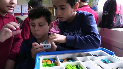 Kodlama şampiyonları kardeşlerini eğitiyor - MANİSA