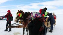 Buzla kaplı Çıldır Gölü turistleri cezbediyor - KARS