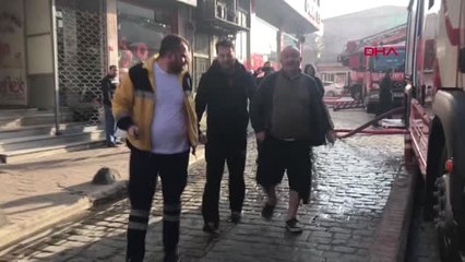 İstanbul- Beyoğlu'nda Yangın; Komşular Alevlerin İçinde Kalan Kişiyi Kurtardı
