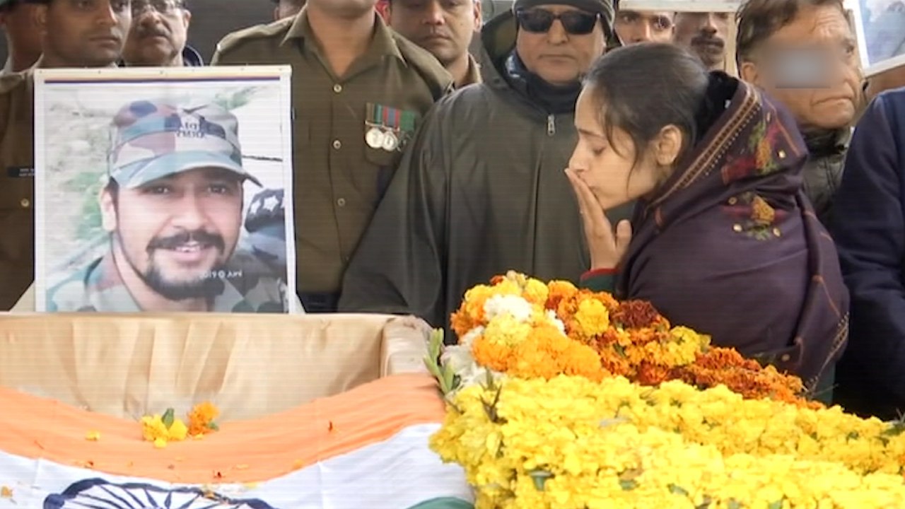 ‘I love you,’ says wife of Pulwama martyr in heartbreaking farewell