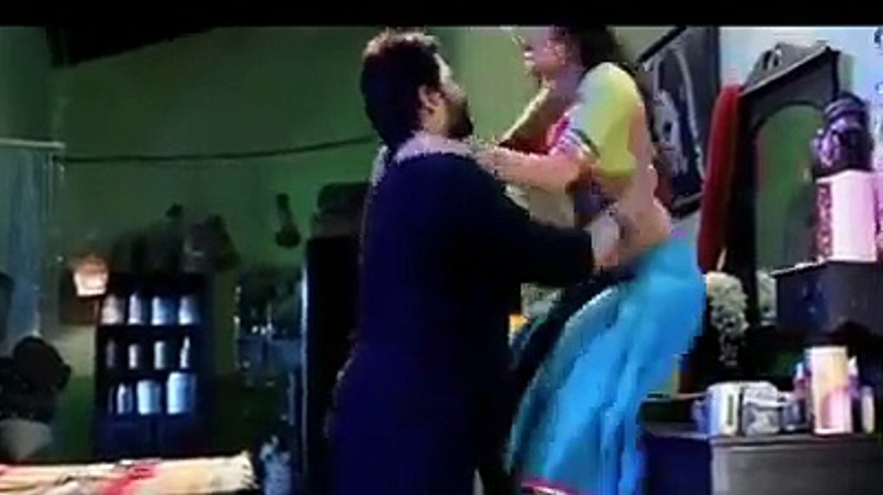 Bollywood Best hot kissing scene