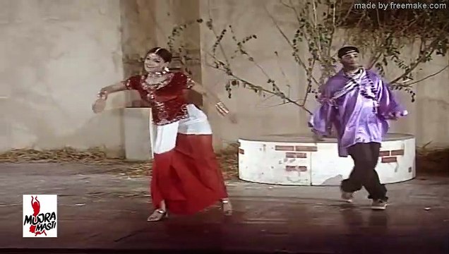 AKHAN VICH KAJLA - PAKISTANI MUJRA DANCE - NASEEBO LAL