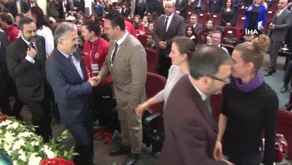 Bakan Kasapoğlu'ndan 7/24 Spor Tesisleri Müjdesi