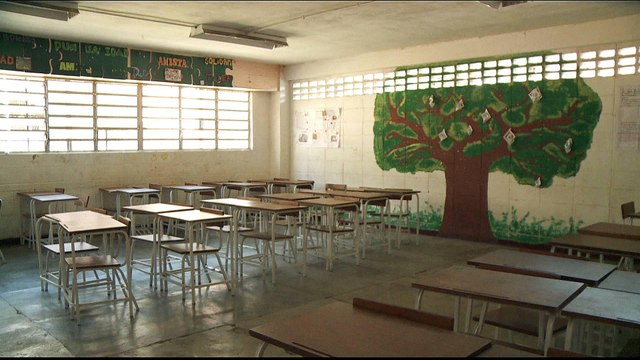 Venezuela's school system collapsing due to economic crisis