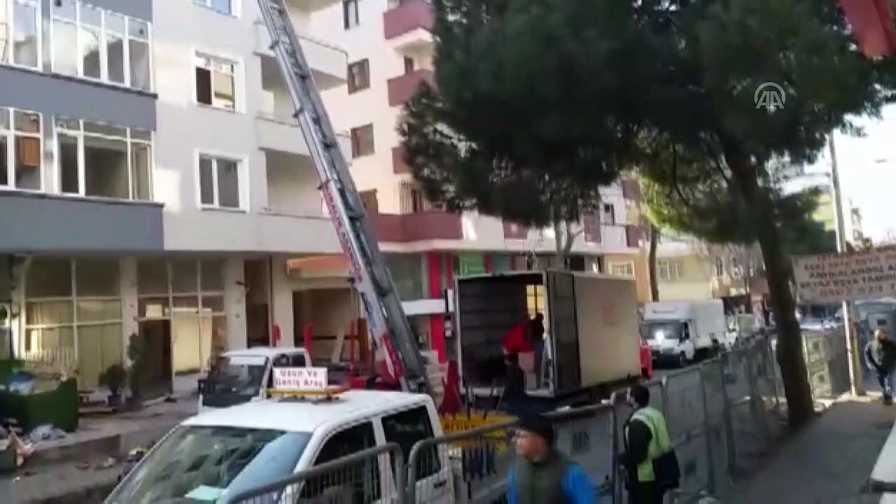 Kartal'da riskli binaların yıkımı - İSTANBUL