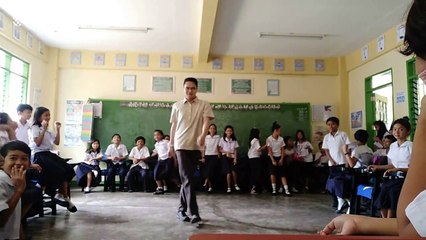 Teacher does full dance routine mid-class to his students' amazement