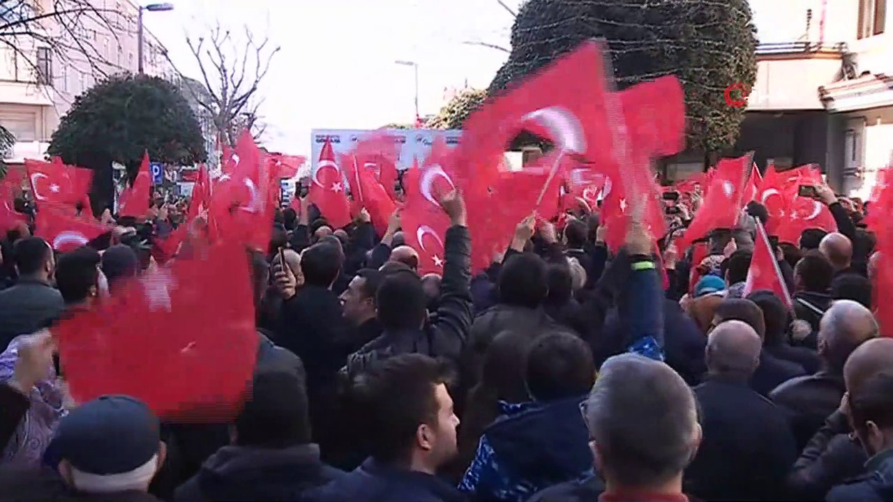 İstanbul Büyükşehir Belediye Başkan Adayı Binali Yıldırım: '16 yıl içeresinde Türkiyeyi dönüştürdük, yolları böldük hayatları birleştirdik, yolları böldük gönülleri birleştirdik, yolları böldük Türkiyeyi birleştirdik ama bir şey yapmadık.