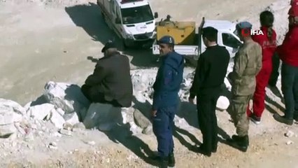 Göçük Altındaki Operatörü Kurtarma Çalışmaları Devam Ediyor