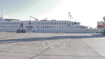 Ora News - Durrësi "hap" sezonin turistik, mbërrin kroçera me 134 turistë