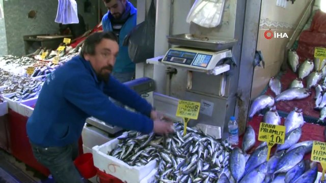 Hamsi Gürcistan’a gitti tezgahları istavrit doldurdu