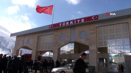 100 milyon TL’lik kapı hizmette...Kapıköy Gümrük Kapısı’nda İranlı turistler yoğun bir şekilde giriş yapmaya başladı