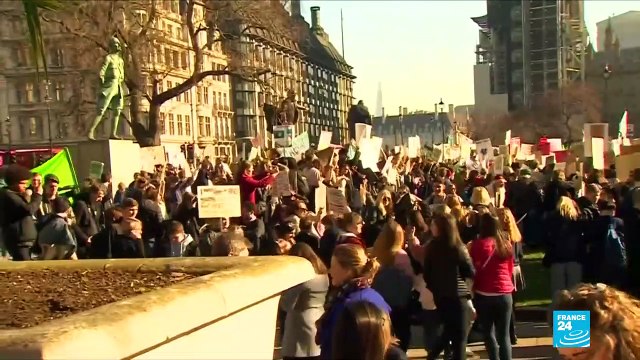 Réchauffement climatique: des centaines de jeunes se mobilisent à Paris
