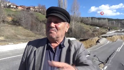 Çöken yolda dev çukur oluştu