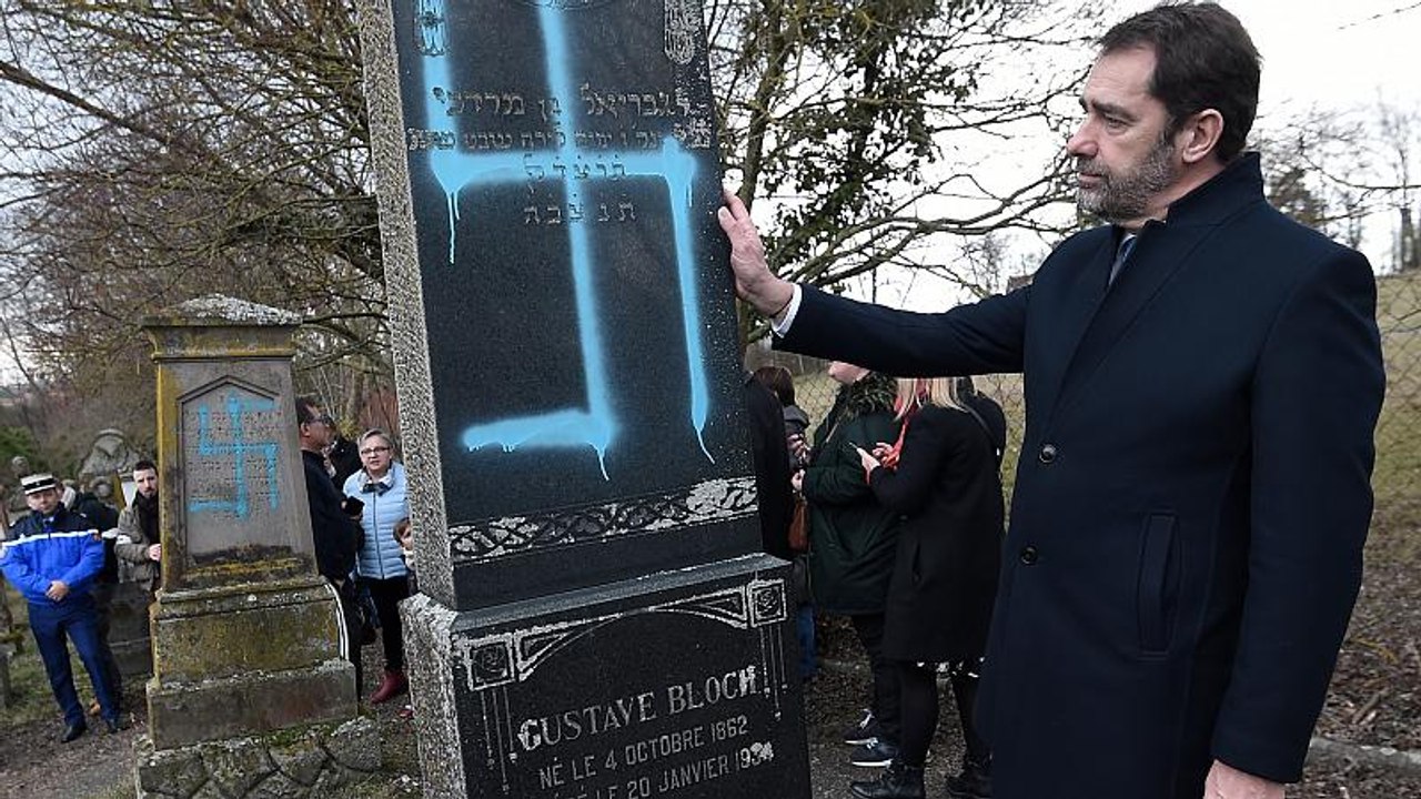 Nach Grabschändung: Macron will Antisemitismus entschlossen bekämpfen