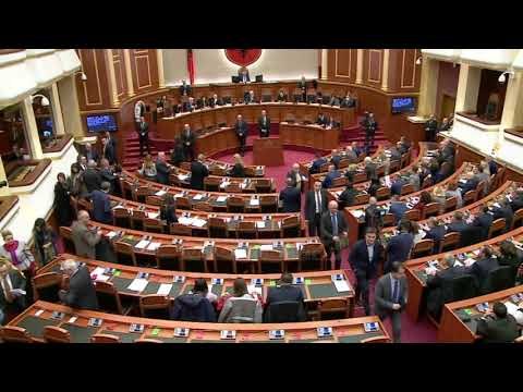 Djegia e mandateve, reagimi i Ambasadës Amerikane - Top Channel Albania - News - Lajme