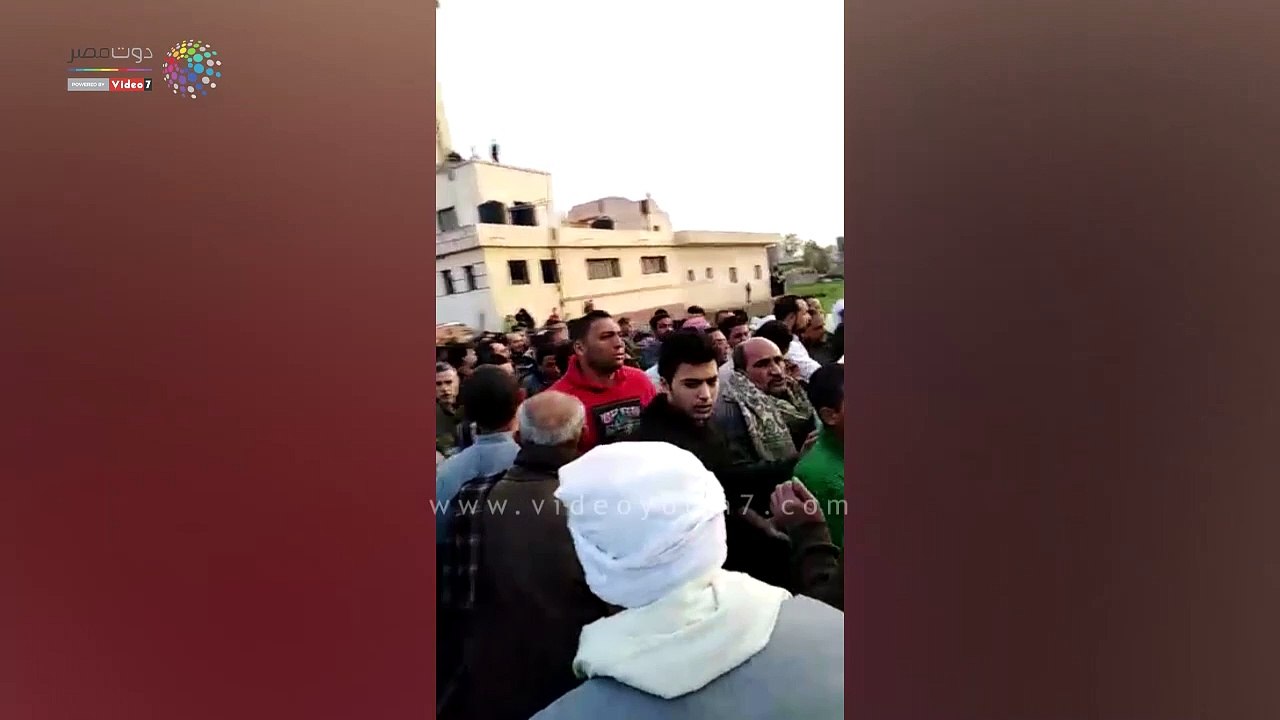 تشييع جثمان الشهيد محمد السنباطى فى مسقط رأسه بالمحلة