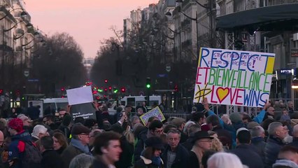 Miles de personas protestan en Francia contra el antisemitismo