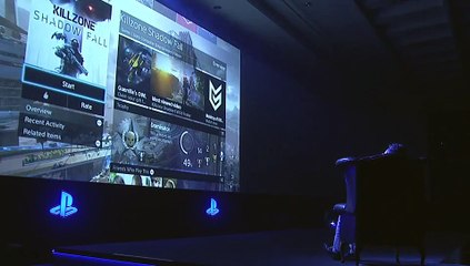 PlayStation 4 - Shuhei Yoshida con la consola