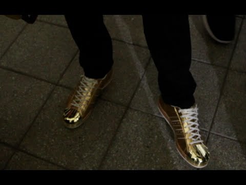 WHAT ARE THOSE???????? - SHANNON BRIGGS LEFT IMPRESSED BY GAVIN McDONNELL'S GOLD CREPES