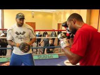 TIMING & POWER - ILLUNGA MAKABU PAD SESSION WITH JOHNNY ROYE AHEAD OF BELLEW WORLD TITLE CLASH