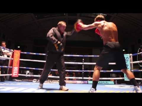 FELIX CASH - OPEN PAD WORKOUT @ YORK HALL AHEAD OF PRO DEBUT / ANTHONY JOSHUA v DOMINIC BREAZEALE
