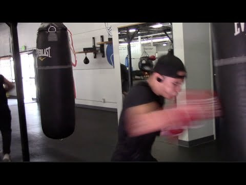 OSCAR VALDEZ TRAINING FOOTAGE- SMASHES THE HEAVYBAG