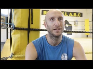 GGG IS POWERFUL. SHOWN HE CAN TAKE A SHOT -UNDEFEATED TONY MILCH - CROLLA v LINARES & WARD v KOVALEV