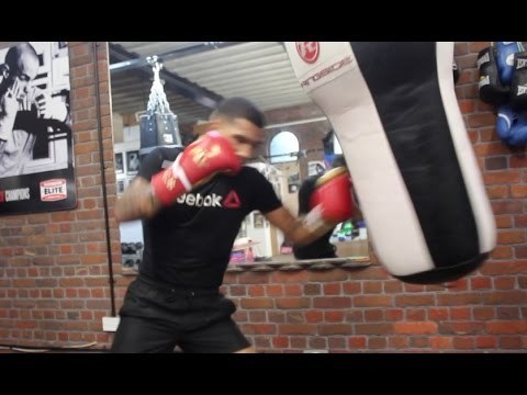 SON OF THE DARK DESTROYER! - CONOR NIGEL BENN SMASHES THE HEAVYBAG @ THE MATCHROOM ELITE GYM