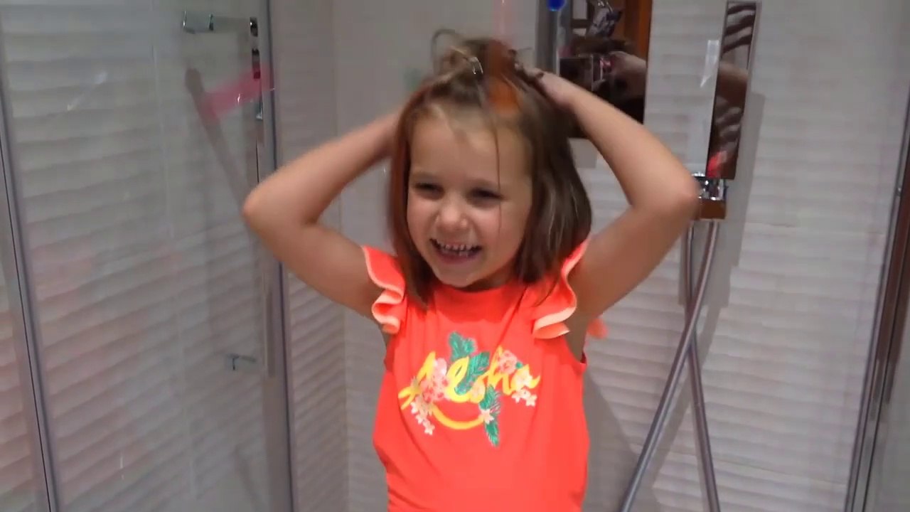 الاطفال الخرقاء أطفال صعب ألعاب طفل مضحك الحوادث - أمي صدمت! | | طفل رضيع د | حب الاطفال أطفال مضحك ضد شبح - جوني جوني أغاني الحضانة قافية وتعلم الألوان للأطفال - جوني جوني القوافي تعلم الألوان مع عائلة Gombal كاندي أطفال فنجر الأسرة  Katy and Max 777