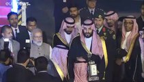 فيديو: رئيس الوزراء الهندي يتجاهل البروتوكول في استقبال محمد بن سلمان
