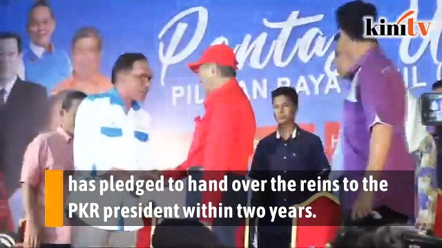 Anti-Mahathir banners appear in KL