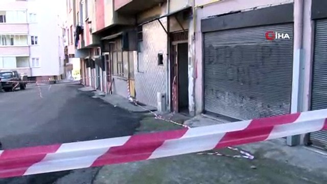 Trabzon’da çatlaklar nedeniyle boşaltılan 4 katlı binada incelemeler sürüyor