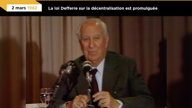La loi Defferre sur la décentralisation est promulguée