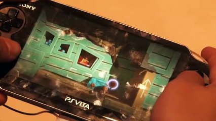 Jugando a PS Vita - Vandal TV GC 2011