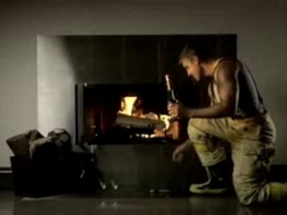 Pub REVERSA - Pompier et champagne