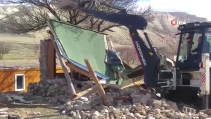 Kapadokya'da Yıkımlar Devam Ediyor