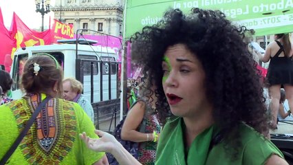 Argentinas fazem ‘panelaço verde’ por aborto legal