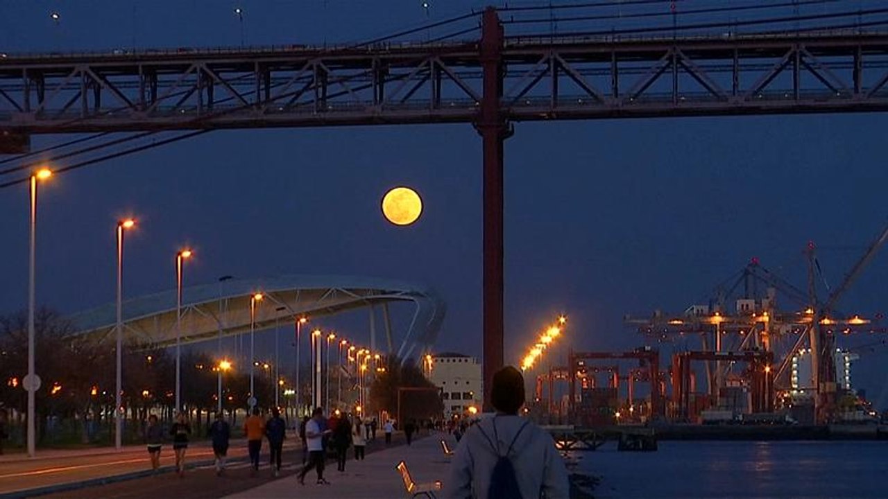 Supermond über Lissabon und Madrid