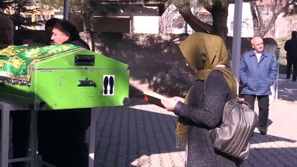 Trafik kazasında ölen öğretmen son yolculuğuna uğurlandı - KIRIKKALE