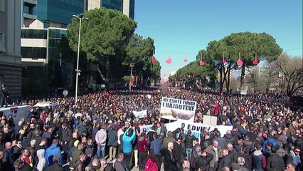 Meta: Djegia e mandateve, vendim ekstrem