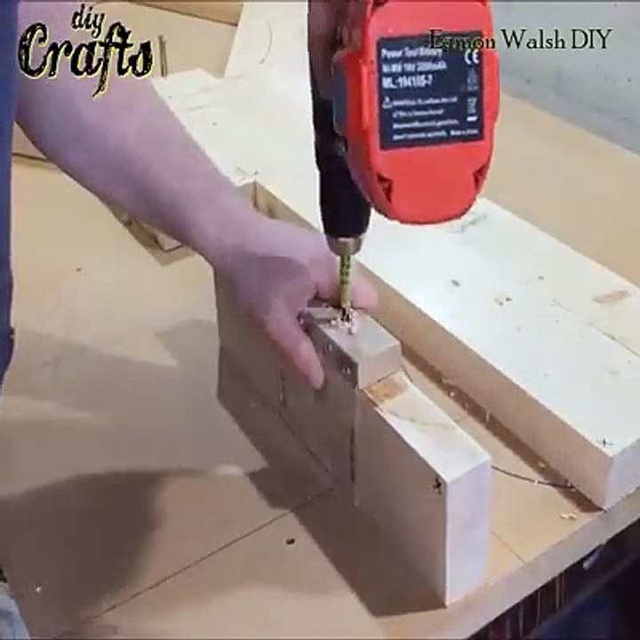 Gigantic hand mirror
