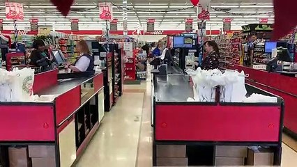 Demande en mariage... au SUPERMARCHE !! L'horreur...